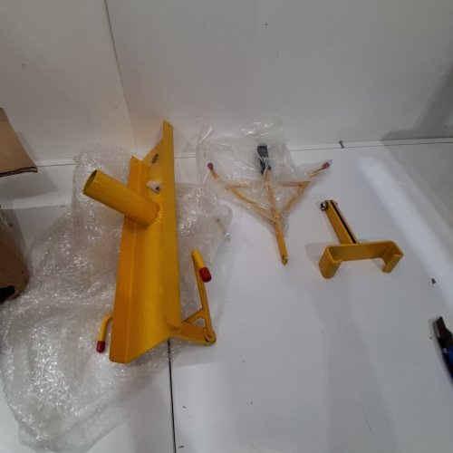 ESCO TURN-TABLE STYLE MANUAL TIRE SPREADER - YELLOW (MODEL: 90450) image 2