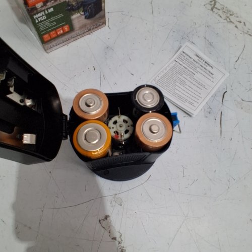 OZARK TRAIL BATTERY POWERED AIR PUMP - 6V - BLACK (MODEL: 62192) image 2