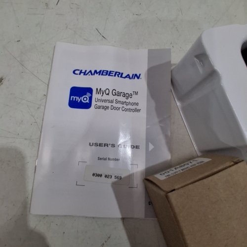 CHAMBERLAIN MYQ UNIVERSAL SMARTPHONE GARAGE DOOR CONTROLLER - BLACK (MODEL: MYQ-G0201C) image 4