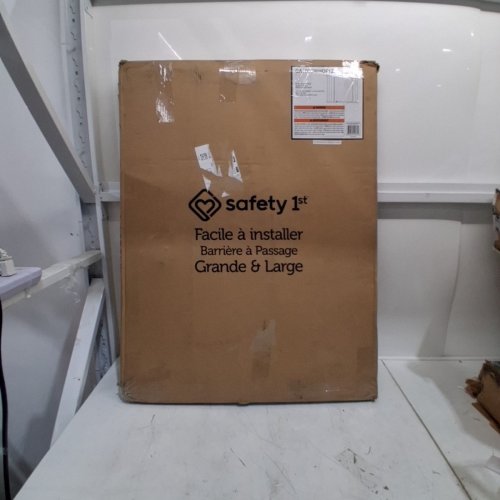 SAFETY 1ST EASY INSTALL TALL AND WIDE WALK THRU GATE - 29"- 47" X 36" - WHITE (MODEL: GA106CWHOF1Z) image 4