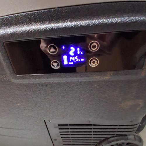 EUHOMY PORTABLE APP CONTROL DUAL-ZONE ADJUSTABLE COOLING REFRIGERATOR FREEZER / COOLER WITH HIGH-EFFICIENCY FROST-FREE COMPRESSOR / LCD DIGITAL CONTROL / HANDLE & WHEELS - 75QT - BLACK / GREY (MODEL: U75 / CF011-75BL-CAEH) image 2