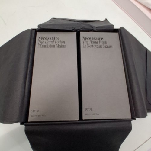 2PC NÉCESSAIRE SANTAL HAND LOTION AND HAND WASH SET - 500 ML/EACH image 3