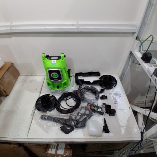 SWIPESMITH ELECTRIC PRESSURE WASHER WITH HOSE REEL, 4 QUICK-CONNECT NOZZLES, AND FOAM CANNON - 2.6 GPM - 3500 MAX PSI - GREEN/BLACK (MODEL: SI-TH004) image 4
