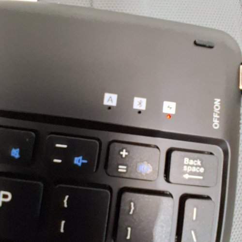 TARGUS PRO-TEK UNIVERSAL BLUETOOTH KEYBOARD CASE - 9.5-11.5" TABLETS - BLACK (MODEL: AKB861A) image 2