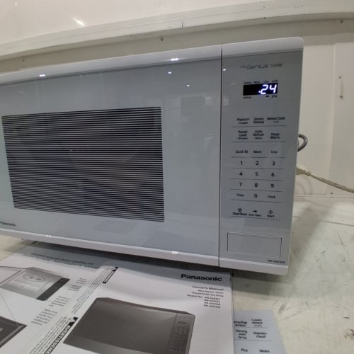 PANASONIC 2.2CU.FT/1200W THE GENIUS INVERTER MICROWAVE OVEN - WHITE - (NN-ST966W) image 3