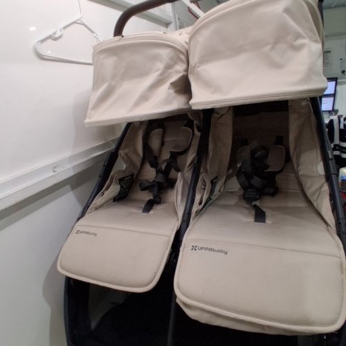UPPABABY MINU DUO SIDE-BY-SIDE DOUBLE STROLLER LIGHTWEIGHT + COMPACT DESIGN - 100LBS CAP - 26" WIDE - sandstone image 3