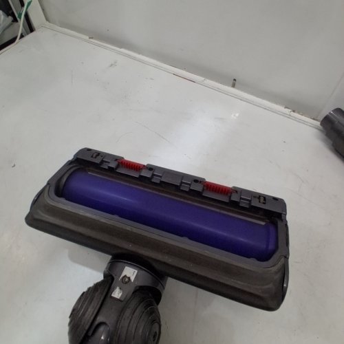 DYSON V15 DETECT TOTAL CLEAN EXTRA CORDLESS VACUUM CLEANER WITH 2 ATTACHMENTS - GREY (MODEL: V15) image 2