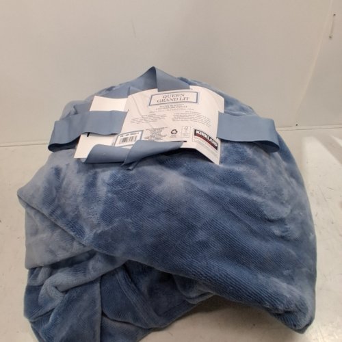KIRKLAND SIGNATURE PLUSH BLANKET - QUEEN -LIGHT BLUE (MODEL: 2043311) image 2