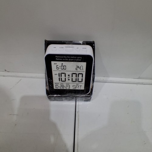 HOMETRENDS LCD ALARM CLOCK - 4.3" image 4