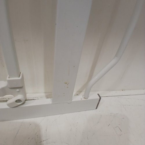 ALLAIBB EXTRA WIDE METAL PRESSURE BABY/PET GATE FOR ENTRANCEWAYS - 57"-62" X 31" - WHITE (MODEL: W046) image 3