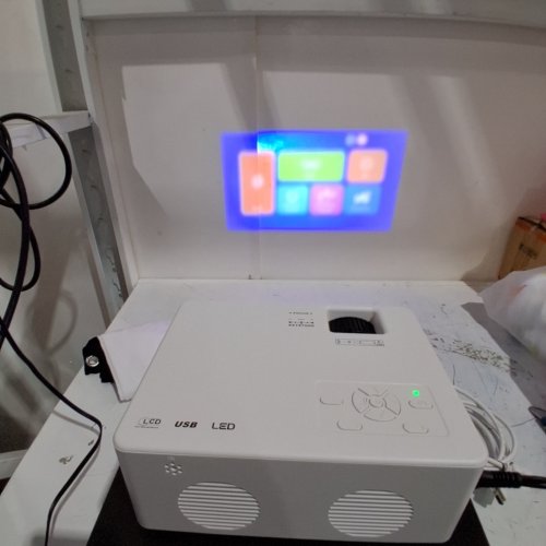 GCZ 1080P 4K MINI PROJECTOR WITH 80" SCREEN - WHITE (MODEL : MPJ11015) image 2