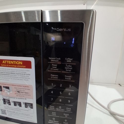 PANASONIC GENIUS INVERTER MICROWAVE OVEN - 1.2CU.FT - STAINLESS STEEL (MODEL: NN-ST67KS) image 2