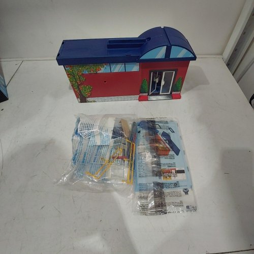 PLAYMOBIL NHL TAKE ALONG ARENA PLAY SET (MODEL: 9293) image 2