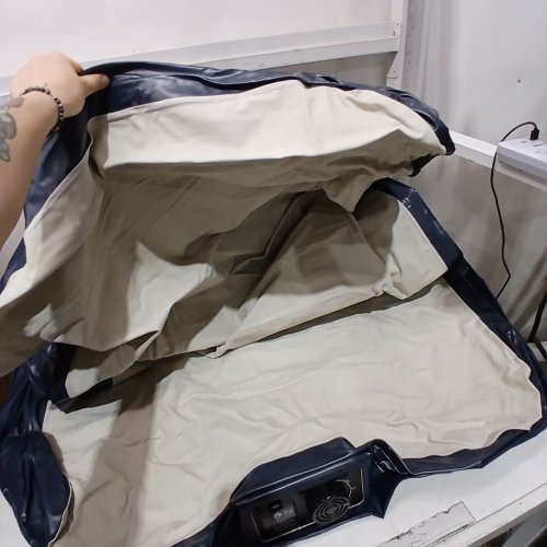 INFLATABLE AIR MATTRESS WITH BUILT IN ELECTRIC PUMP - QUEEN - (MODEL JH-628) image 4