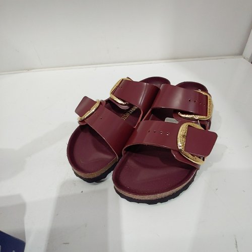 UNISEX BIRKENSTOCK ARIZONA HAMMERED BIG BUCKLE HIGH SHINE SANDALS - MENS: 9 WOMENS: 11 - ZINFANDEL (ITEM: 1030368) image 3
