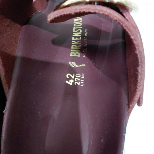 UNISEX BIRKENSTOCK ARIZONA HAMMERED BIG BUCKLE HIGH SHINE SANDALS - MENS: 9 WOMENS: 11 - ZINFANDEL (ITEM: 1030368) image 5