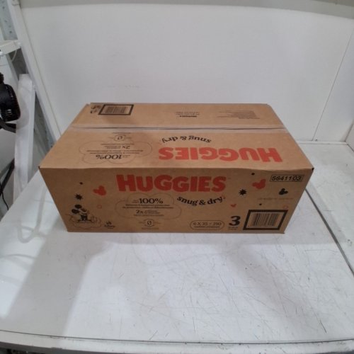 210PK HUGGIES SNUG AND DRY DIAPERS - SIZE 3 - WHITE image 2