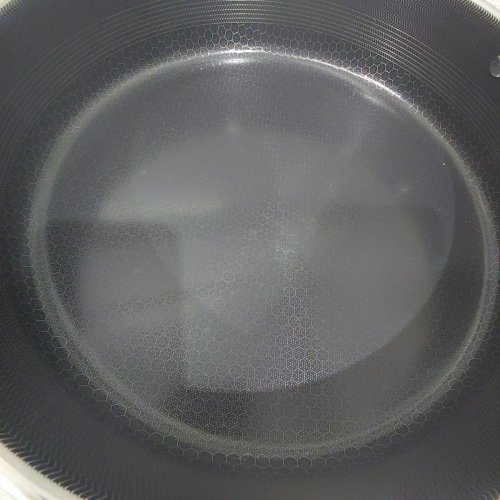 HEXCLAD HYBRID STAINLESS STEEL NONSTICK SAUTÉ PAN AND LID - 7QT - SILVER (MODEL: 7QTSAUTE) image 3