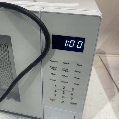 FRIGIDAIRE COUNTERTOP MICROWAVE OVEN - .9CU.FT - WHITE (MODEL:EMW953-WHITE) image 2