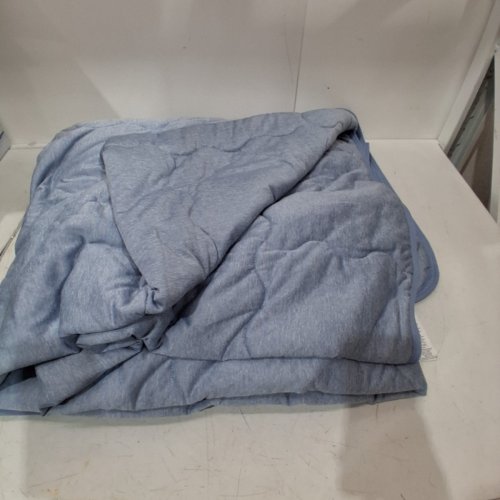 BERKSHIRE REVERSIBLE DOWN-ALTERNATIVE COOLING BLANKET - QUEEN - BLUE (MODEL: 1986200) image 2