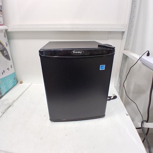 DANBY COMPACT MINI FRIDGE - 1.0 CUBIC FEET - BLACK - (MODEL: DAR010A1BDB) image 3