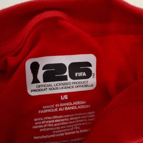 CANADA FIFA T-SHIRT - LARGE - RED image 2
