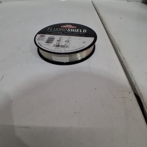 BERKLEY FLUOROSHIELD FISHING LINE - 300 YARD - 0.30 MM - 12 LBS BREAK - CLEAR image 4