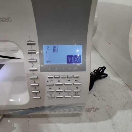 SINGER QUANTUM STYLIST 9960 COMPUTERIZED SEWING MACHINE WITH LED LIGHT - 600 BUILT-IN STITCHES - WHITE (MODEL: 9960) image 5