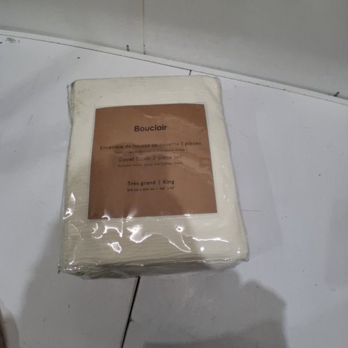3PC BOUCLAIR DUVET COVER SET WITH PILLOWCASES- KING - CREAM image 2