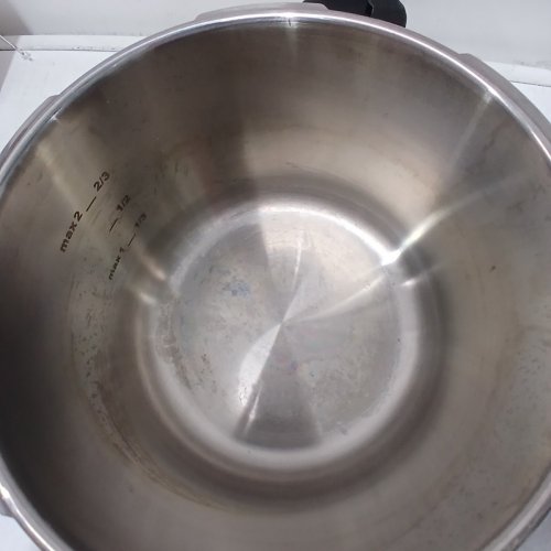 T-FAL PRESSURE COOKER - 6.3 QT - SILVER (MODEL: P2560734) image 4