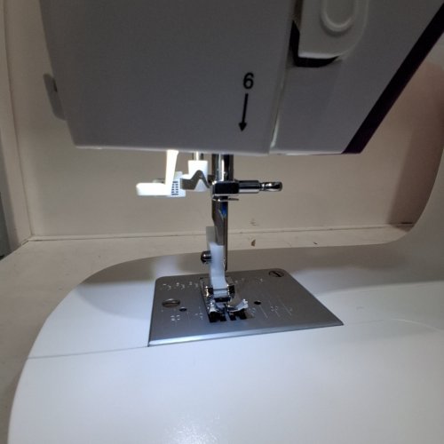 SINGER M3500 32 STITCH SEWING MACHINE - WHITE/PURPLE (MODEL: M3500) image 2