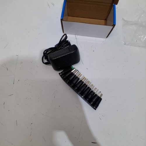 11PC AC POWER ADAPTER WITH INTERCHANGEABLE CONNECTOR TIPS image 2