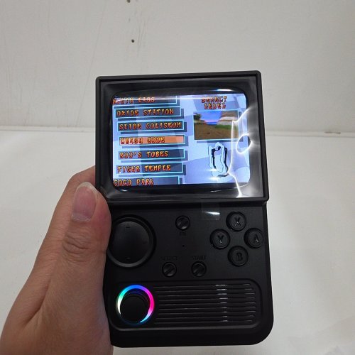 R36T RETRO TV STYLE GAMING HANDHELD WITH 18543 GAMES - 64GB - RGB LIGHT - BLACK image 2