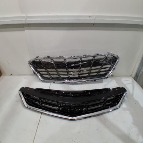 MATMACRO FRONT HOOD REPLACEMENT PART BUMPER MESH GRILL - FITS 2016 - 2018 CHEVY CRUZE - SILVER/BLACK (MODEL: XFL-GRL-TH1618UMMO-FBA) image 2