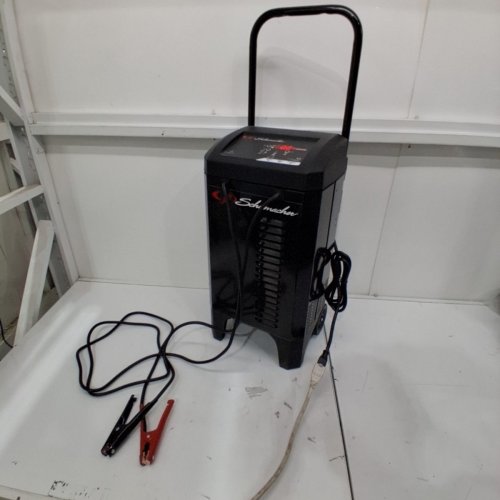SCHUMACHER WHEELED BATTERY CHARGER AND 200A ENGINE STARTER - BLACK (MODEL: SC1353) image 3