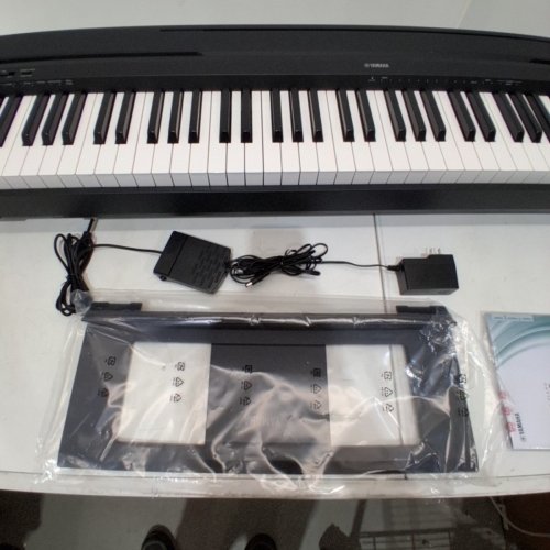 YAMAHA P45B ENTRY LEVEL 88-KEY WEIGHTED ACTION DIGITAL PIANO - BLACK (MODEL: P-45B) image 4