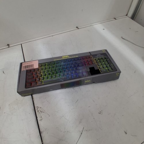 ONN 104 KEY LED GAMING KEYBOARD WITH RAINBOW BACK LIGHTING image 3
