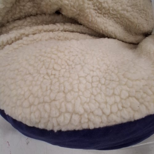AMAZONBASICS PET CAVE BED - LARGE - 35" X 35" X 13" - BLUE image 3