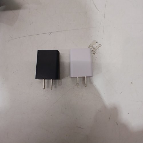 2PK USB WALL CHARGERS - BLACK AND WHITE image 2