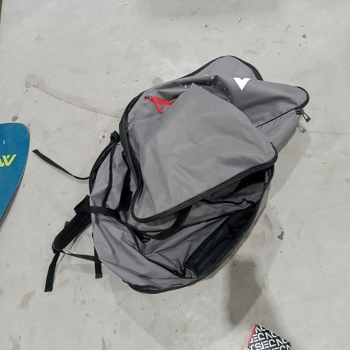 AQUA MARINA REVOLUTION STAND UP INFLATABLE PADDLEBOARD WITH CARRY BAG AND ACCESSORIES - 11FT X 34" X 6" - BLUE (MODEL: BT-26SBT/1989193) image 4