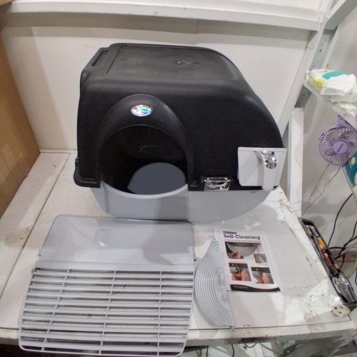 OMEGA PAW SELF-CLEANING LITTER BOX - BLACK / GREY image 2