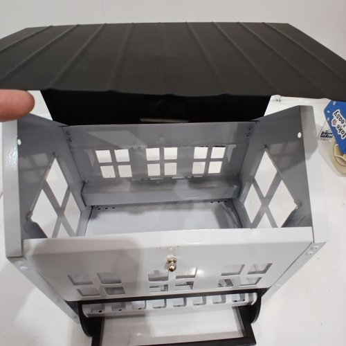 NATURE'S WAY SQUIRREL SHIELD METAL BIRDFEEDER - 5.5 QT- BLACK WHITE image 5