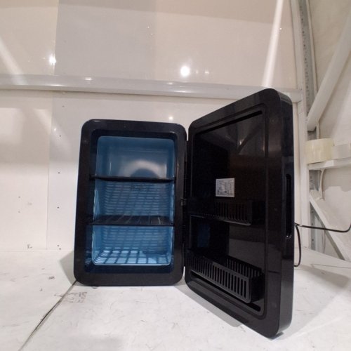 YOPOWER MINI PORTABLE COMPACT PERSONAL THERMOELECTRIC FRIDGE COOLER BOX WITH LUGS FOR HOME OUTLET & 12V CAR CHARGER - 220V - 22L - BLACK (MODEL: AQ-22L) image 4