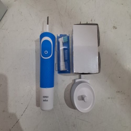 KIDS ORAL B COLOR CHANGING BRISTLES TOOTH BRUSH - BLUE image 3
