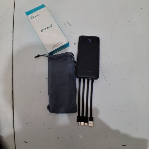4-IN-1 CHARMAST POWER BANK WITH BUILT IN CABLES - 10000 MAH - 5 3/4" - BLACK (MODEL: W1148) image 3