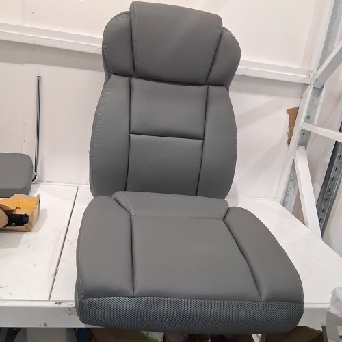 ARESHARK ERGONOMIC PU LEATHER OFFICE CHAIR WITH FOOTREST - GRAY (MODEL: LC01-002) image 2