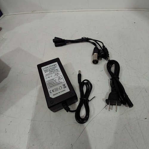LITHIUM BATTERY CHARGER WITH MUTLIPLE PLUGS 42V - 5A - BLACK image 2