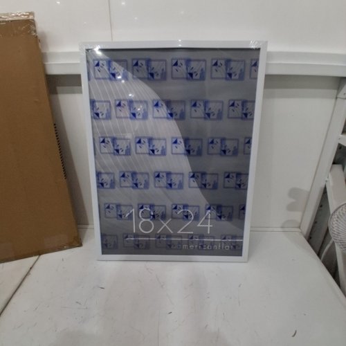 AMERICANFLAT FRAME WITH POLISHED PLEXIGLASS - 18" X 24" - WHITE image 2