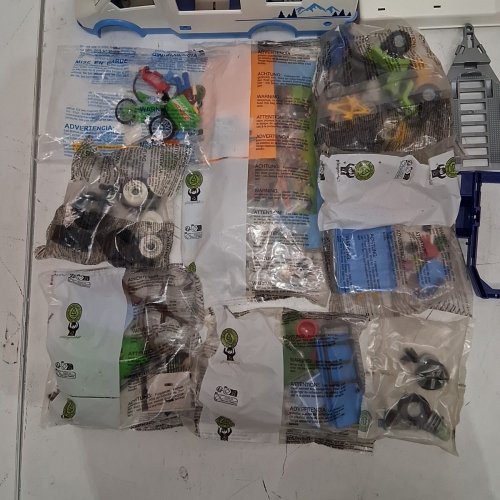 137PC PLAYMOBIL MEGA CAMPING BUIDING SET (MODEL: 9318) image 3