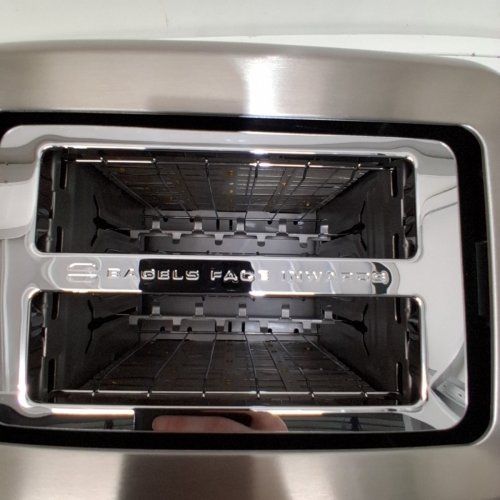 BREVILLE "A BIT MORE" 2-SLICE TOASTER - STAINLESS STEEL (MODEL: BTA720XL/A) image 4